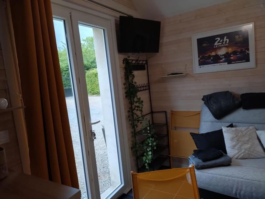 Joli Studio Mezzanine Proche Pole Europeen Yvré-lʼÉvêque Exteriér fotografie