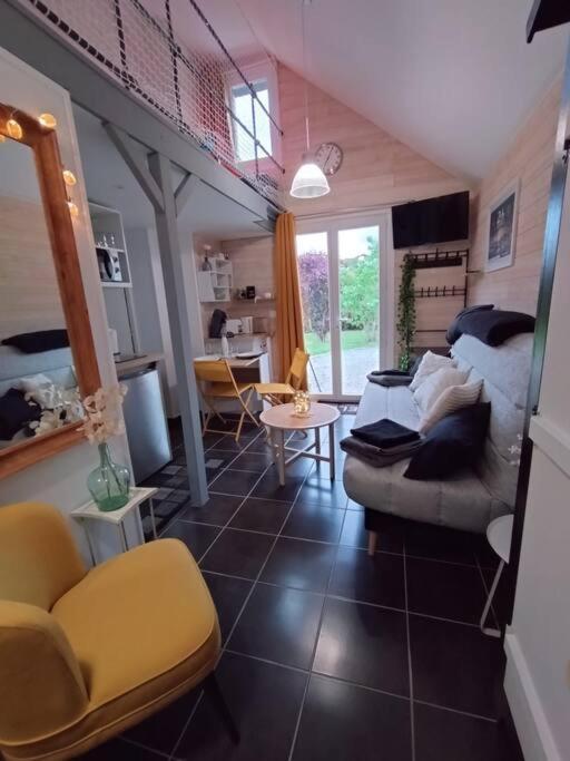 Joli Studio Mezzanine Proche Pole Europeen Yvré-lʼÉvêque Exteriér fotografie